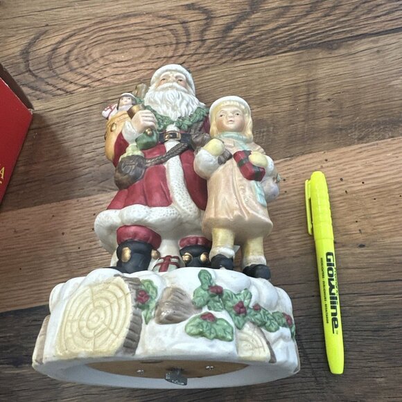 Share The Joy Vintage Musical Porcelain Santa - Picture 8 of 9